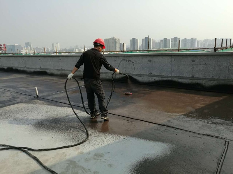 金屬屋面滲漏水原因及危害有哪些？